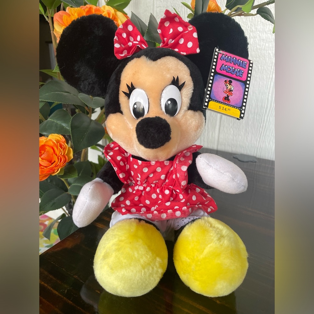 NWT Vintage 90’s Minnie Mouse Disney Parks Disney World Plush 12” Stuffed Animal